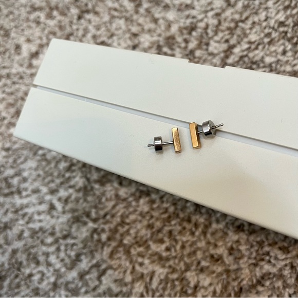 Fossil Bar Stud Rose Gold Earrings - Picture 6 of 6